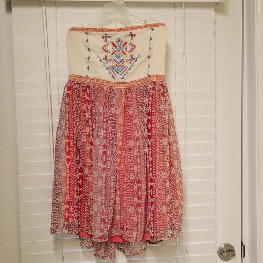 Flying Tomato geometric strapless minidress